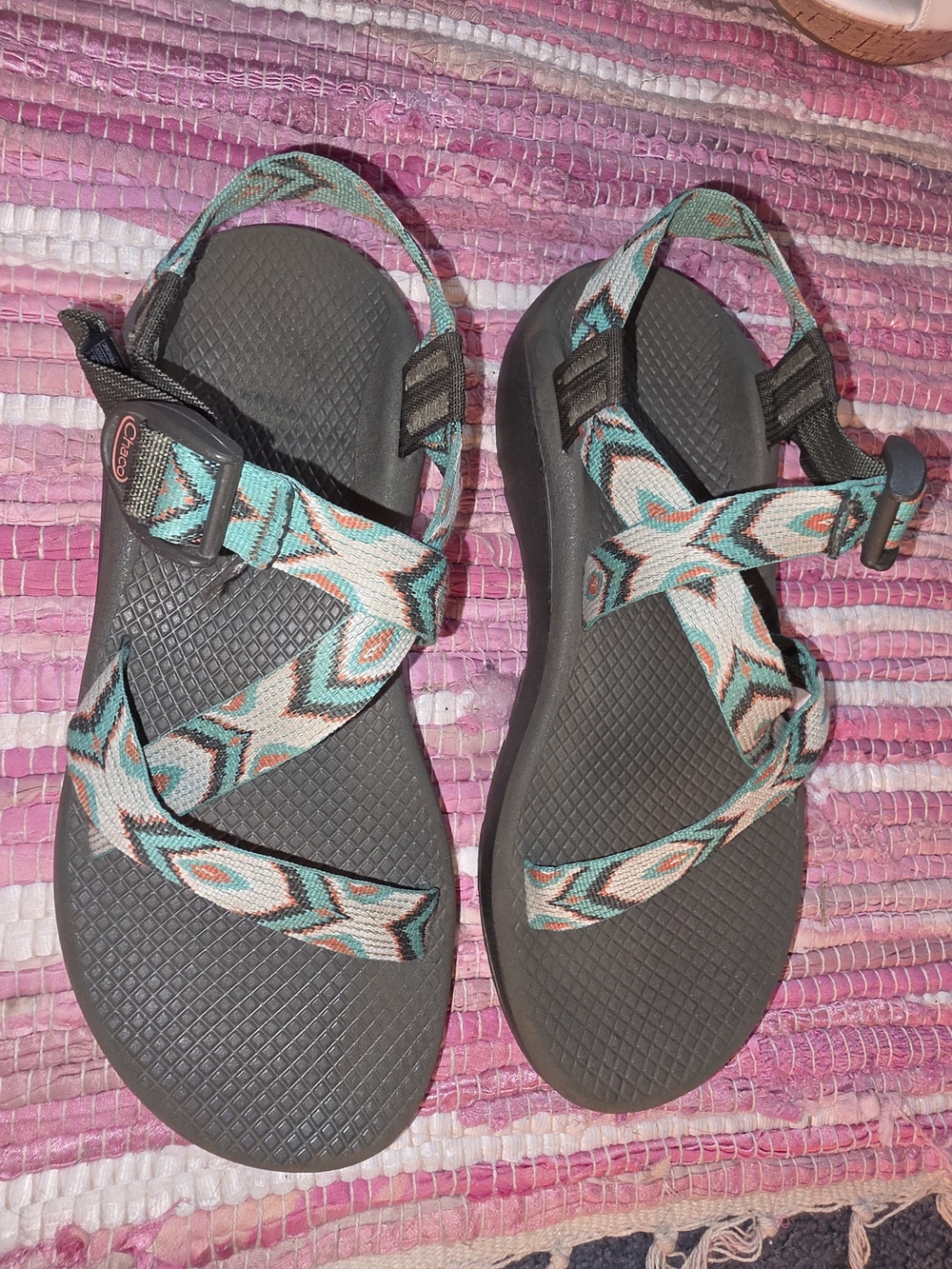 Chaco Classic Women's Teal Geo-Print Z/1 Sandals